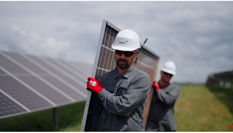 Zelestra secures €130m facility with Santander Zelestra secures €130m facility with Santander